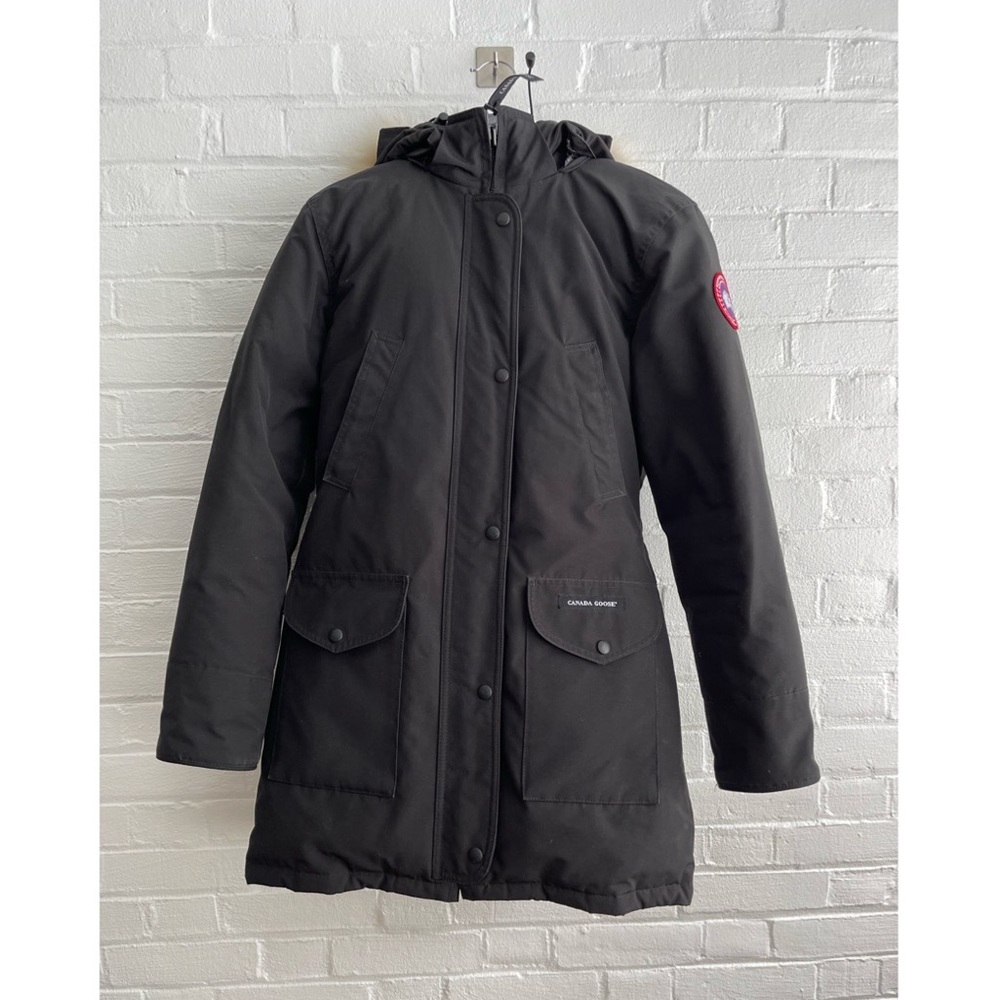 Canada Goose Trillium Parka in black. Size small